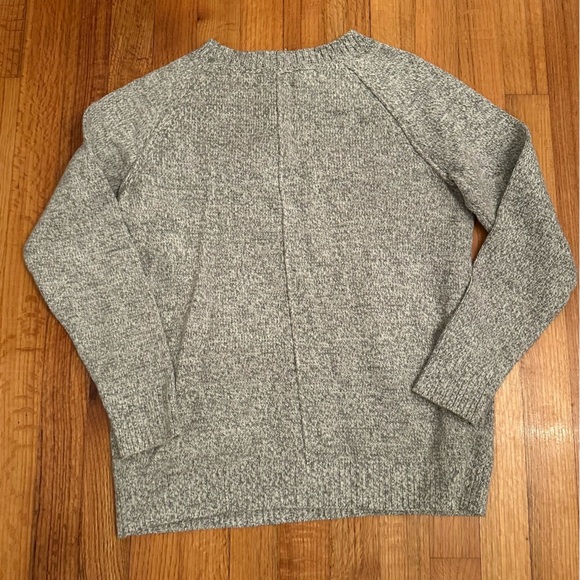 Gap Crafted Crew Neck Sweater Women XS light Gray  Knit Pockets(k11) - Picture 3 of 11